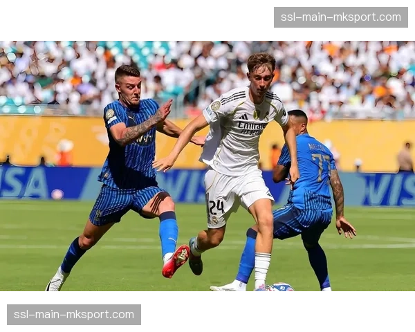 通讯:从布雷斯特到伯纳乌——探访卡马文加如何成为皇马中场新屏障 通讯:从布雷斯特到伯纳乌——探访卡马文加如何成为皇马中场新屏障