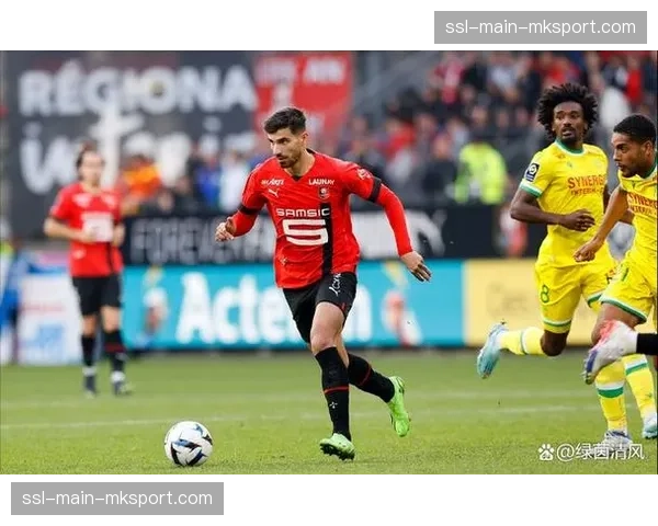 观点:VAR介入标准不一,已成为法甲联赛的焦点争议 观点:VAR介入标准不一,已成为法甲联赛的焦点争议